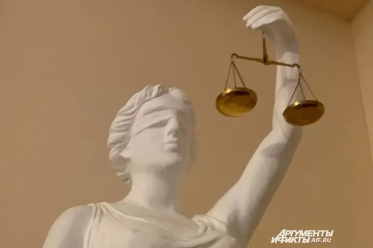 Ижевчанке взыскали 400 тыс. рублей за перелом ноги на льду