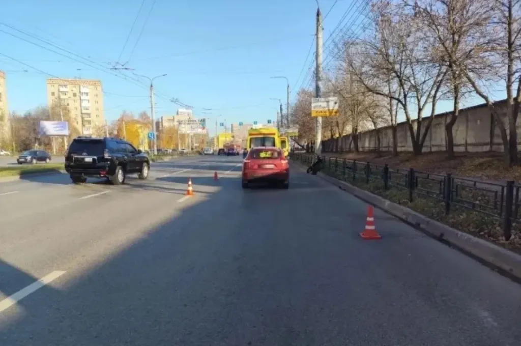 В Ижевске подросток на питбайке врезался в «Ладу», двое пострадали
